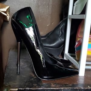 Kink shoes